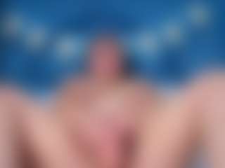 EmiilyStone's Live Sex Cam Show