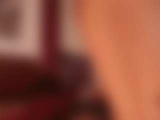 Live cam show with Hillary-queen - Public Curvy on Free Soda