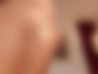 Live cam show with Hillary-queen - Public Ebony on slutload