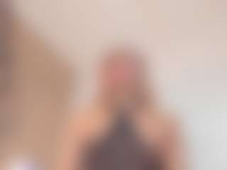 Live cam show with Mara_royal - Tease on Camsoda