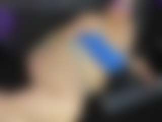 Live cam show with ArethaOzz - Mature on live18s.com