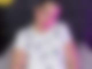 ArethaOzz MILF webcam performer live streaming