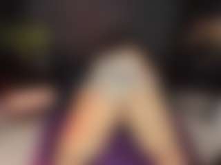 Live cam show with ArethaOzz - Tease on luckytryst.com