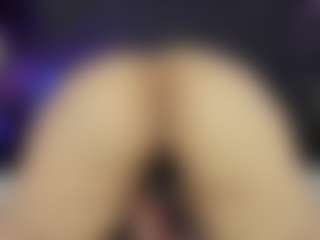 ArethaOzz's Live Sex Cam Show