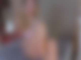 Live cam show with KiraNigh - Cute on AdultVida.com