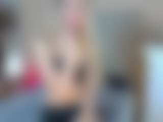 Live cam show with KiraNigh - Skinny on nudelive.tv