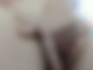 Live cam show with Seductive_She_Wolf - Kitchen on Hubzter Live