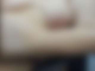 Live-Cam-Show mit Seductive_She_Wolf - Kitchen auf Camsoda