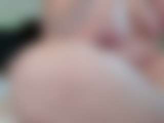 Live cam show with Seductive_She_Wolf - Nipple Play on justonemore.cc
