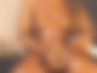 Evelonga707's Live Sex Cam Show