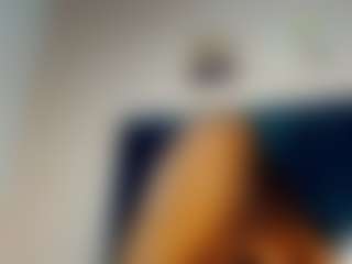 Evelonga707's Live Sex Cam Show