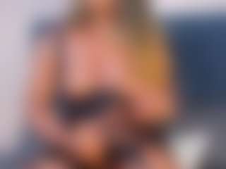 Evelonga707's Live Sex Cam Show