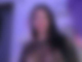Live cam show with Layla Nicols - Tiny on CamwithHer