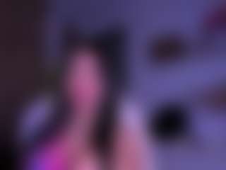 Live cam show with Layla Nicols - Tiny on Camming Site