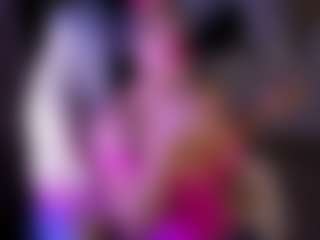 Live cam show with Layla Nicols - Flashing on StripNow