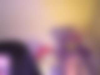 Live cam show with Layla Nicols - Tiny on intimatelivegirls.com