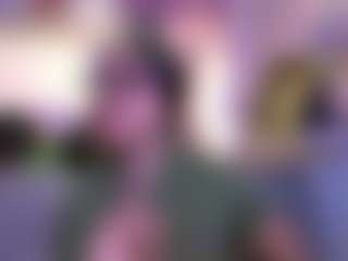 Live cam show with Layla Nicols - Tiny on Big Tits
