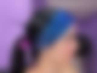 Live cam show with Little Mia - Thin on Camsoda