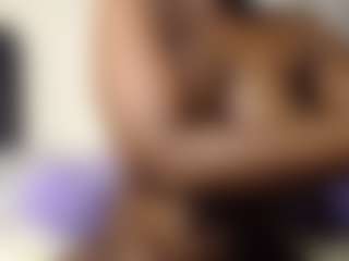 Live cam show with Bianca - Ebony College on AdultVida.com