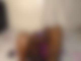 Live cam show with Bianca - Twerk on camwithhim.com