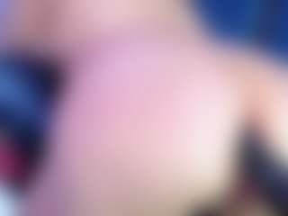 Live cam show with VeronicaRyan - Granny on Camsoda