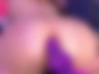 Live cam show with VeronicaRyan - Striptease Granny on CamClone
