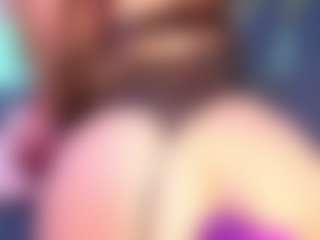 VeronicaRyan MILF-Webcam-Darstellerin im Live-Stream