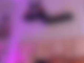 Live cam show with VayoLeen - Nipple Piercings on TastyBlacksLive