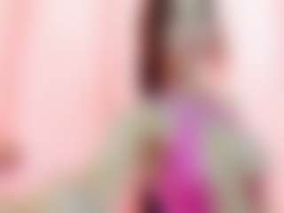 Live cam show with YanaMiana - Pretty on MyBangCams