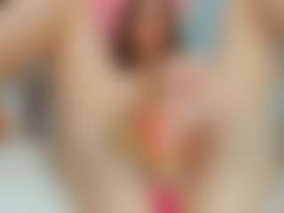 Live cam show with YanaMiana - Pretty on live18s.com