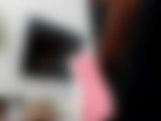 Live cam show with YanaMiana - Toes on TeamSkeetLive
