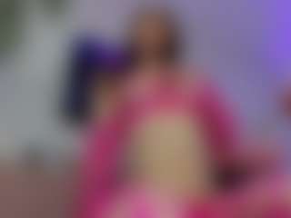 Live cam show with YanaMiana - Toes on Camming Site