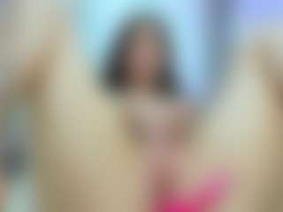 Live cam show with YanaMiana - Pretty on Fit Hotties