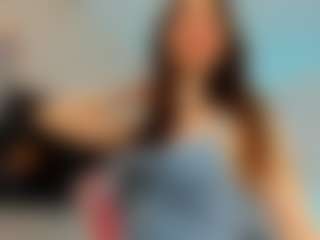 Live cam show with YanaMiana - Toes on Hubzter Live