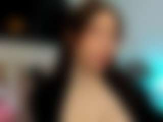 Live cam show with YanaMiana - Spanks on Dolls Live