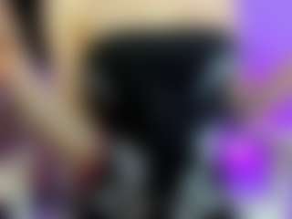 Live cam show with YanaMiana - Oil on Strip Flash - Live Sex Shows