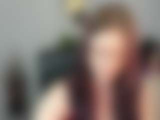 Live cam show with emmaTease94 - Living Room on luckytryst.com