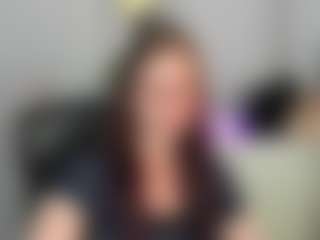 Live cam show with emmaTease94 - Living Room on xxxlivecams.org
