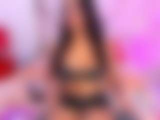 Live cam show with Mariana Santos - Double Penetration on madthumbs
