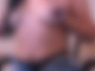 Live cam show with Mia Quevedo - Athletic on CamSodaAdn