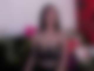 Live cam show with Aly Roses - Oil on Nude Live Now