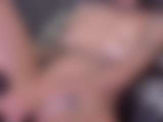 Live cam show with Aly Roses - Average on studioflirtlive.com