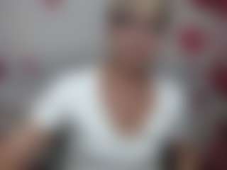 Live cam show with EllaBonito - Glasses on intimatelivegirls.com