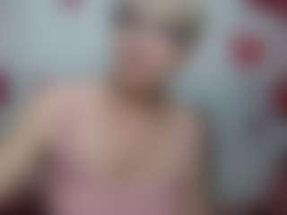 Live cam show with EllaBonito - Spy Petite on xDating