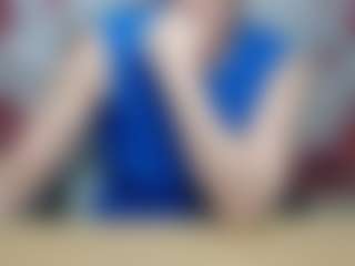 Live cam show with EllaBonito - Petite on AdultVida.com