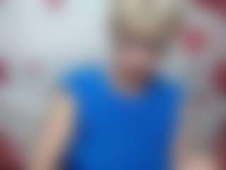 Live cam show with EllaBonito - Flashing on madthumbs