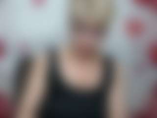 Live cam show with EllaBonito - Glasses on Streamer API