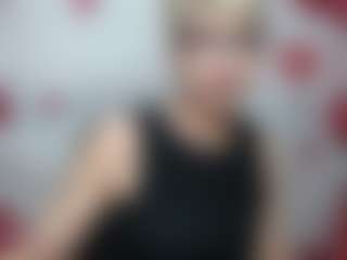 Live cam show with EllaBonito - Smoking on StripNow