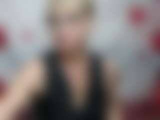 Live cam show with EllaBonito - Flashing on CamClone