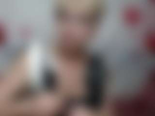 Live cam show with EllaBonito - Bedroom on Dolls Live